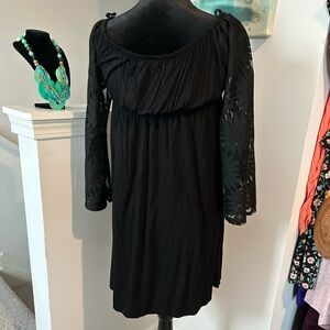 Chic Black Lace Sleeve Dress